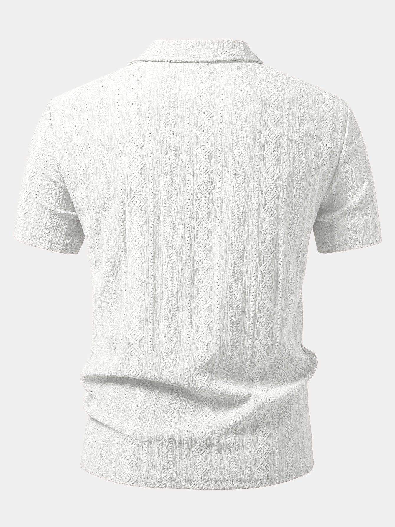 Valkoinen geometrinen jacquard-pikeepaita takaa