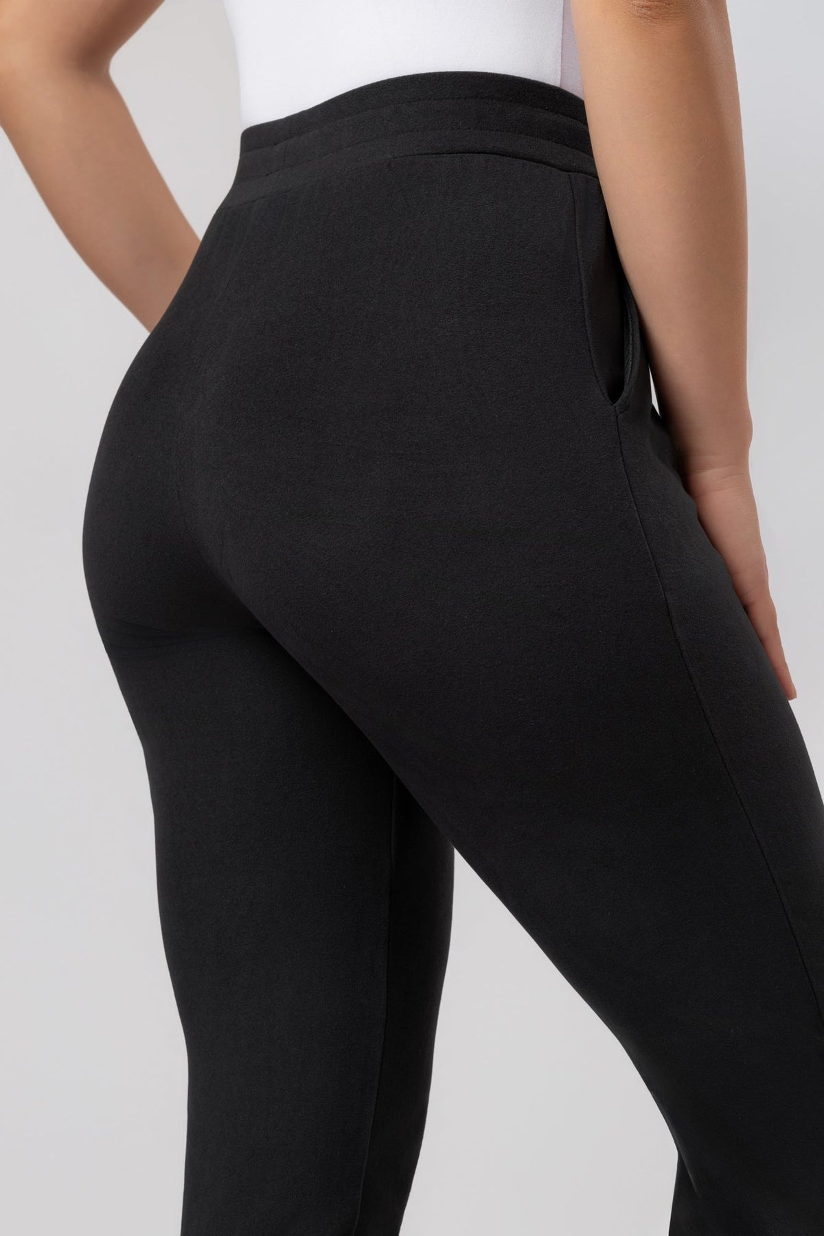 Supercomfort donji dio trenirke Latifah