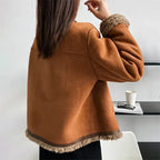Ruskean shearling-naisten takin selkäpuoli